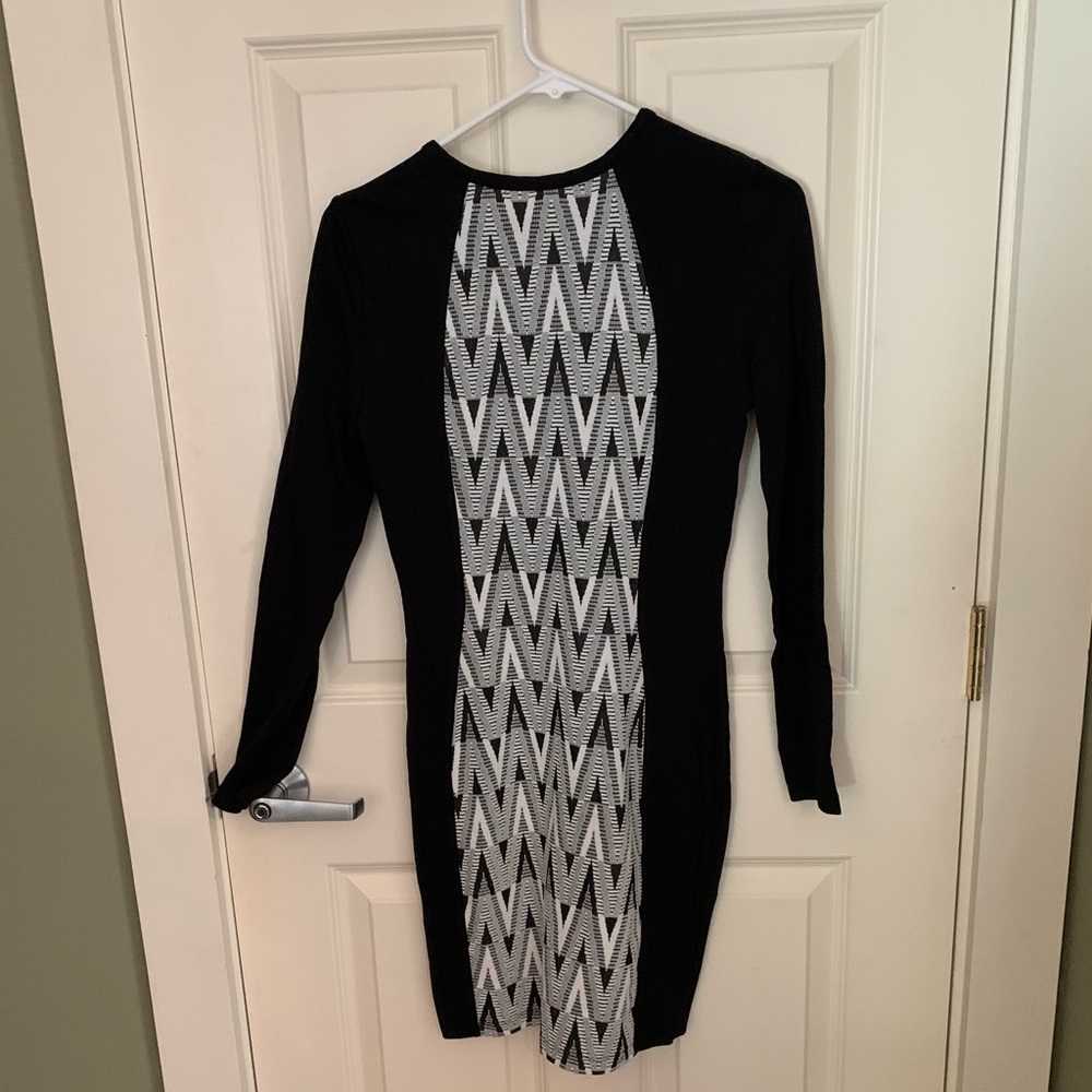 Triangle Pattern Bodycon Dress - Picture 2 of 3